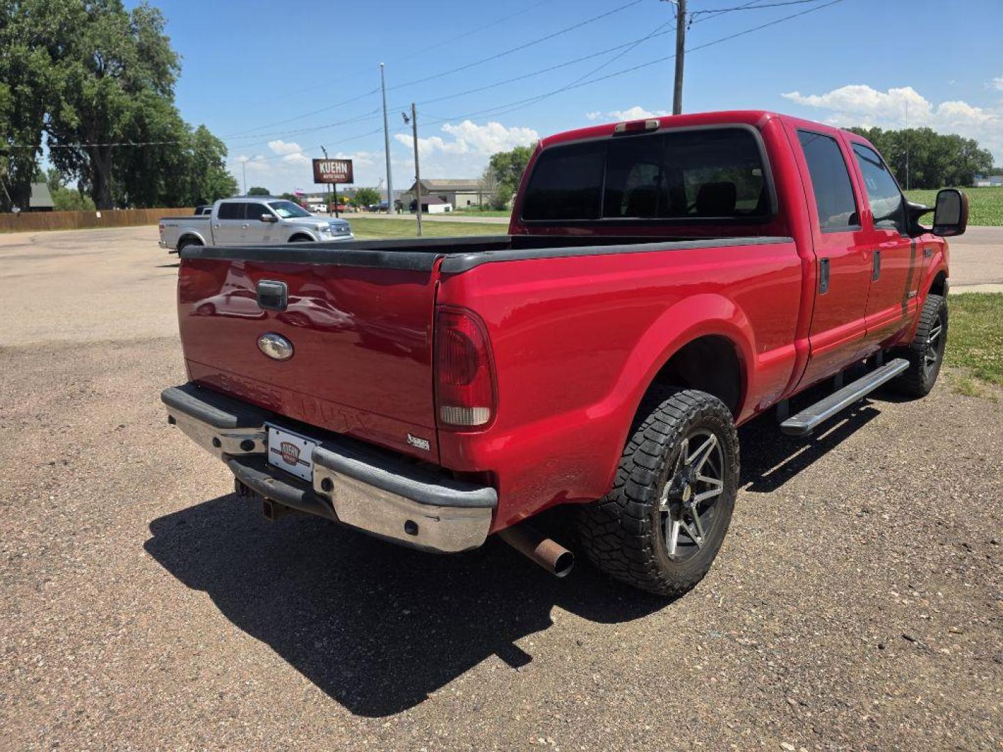 2004 RED FORD F250 SUPER DUTY (1FTNW21PX4E) with an 6.0L engine, Automatic transmission, located at 495 Old Highway 20 West, South Sioux City, NE, 68776, (402) 494-2677, 42.458408, -96.443512 - Photo#3