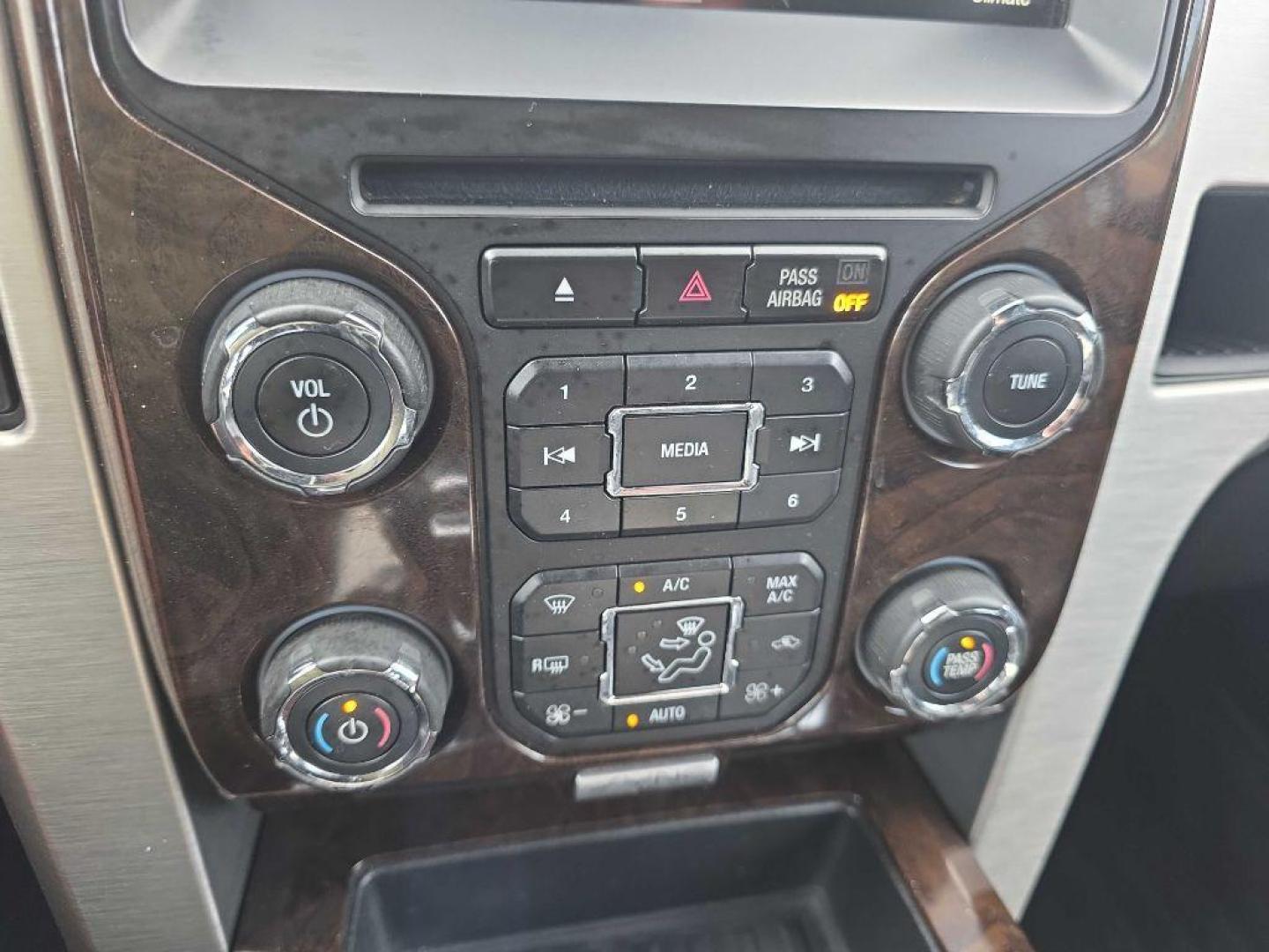 2014 SILVER FORD F150 SUPERCREW (1FTFW1ET7EF) with an 3.5L engine, Automatic transmission, located at 495 Old Highway 20 West, South Sioux City, NE, 68776, (402) 494-2677, 42.458408, -96.443512 - Photo#11