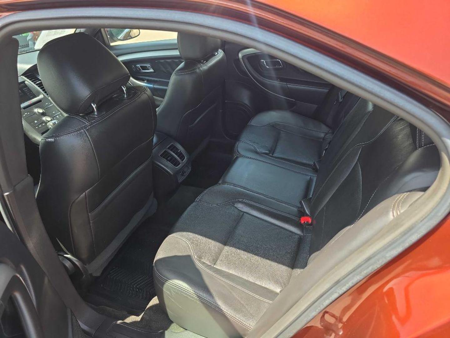 2015 MAROON FORD TAURUS SEL (1FAHP2H89FG) with an 3.5L engine, Automatic transmission, located at 495 Old Highway 20 West, South Sioux City, NE, 68776, (402) 494-2677, 42.458408, -96.443512 - Photo#5