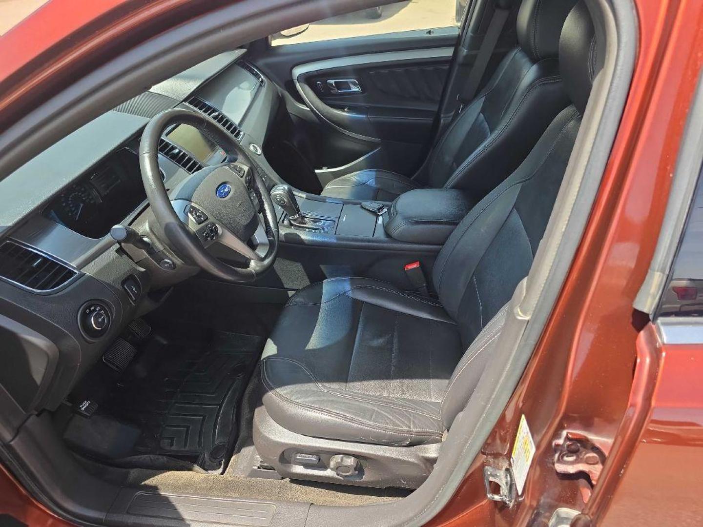 2015 MAROON FORD TAURUS SEL (1FAHP2H89FG) with an 3.5L engine, Automatic transmission, located at 495 Old Highway 20 West, South Sioux City, NE, 68776, (402) 494-2677, 42.458408, -96.443512 - Photo#8