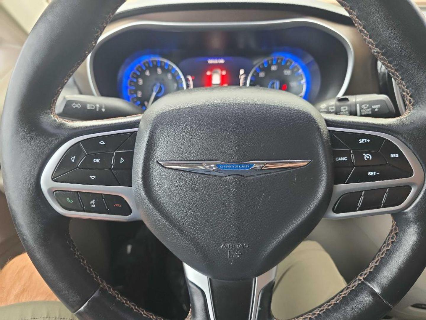 2017 WHITE CHRYSLER PACIFICA TOURING L PLUS (2C4RC1EG2HR) with an 3.6L engine, Automatic transmission, located at 495 Old Highway 20 West, South Sioux City, NE, 68776, (402) 494-2677, 42.458408, -96.443512 - Photo#13