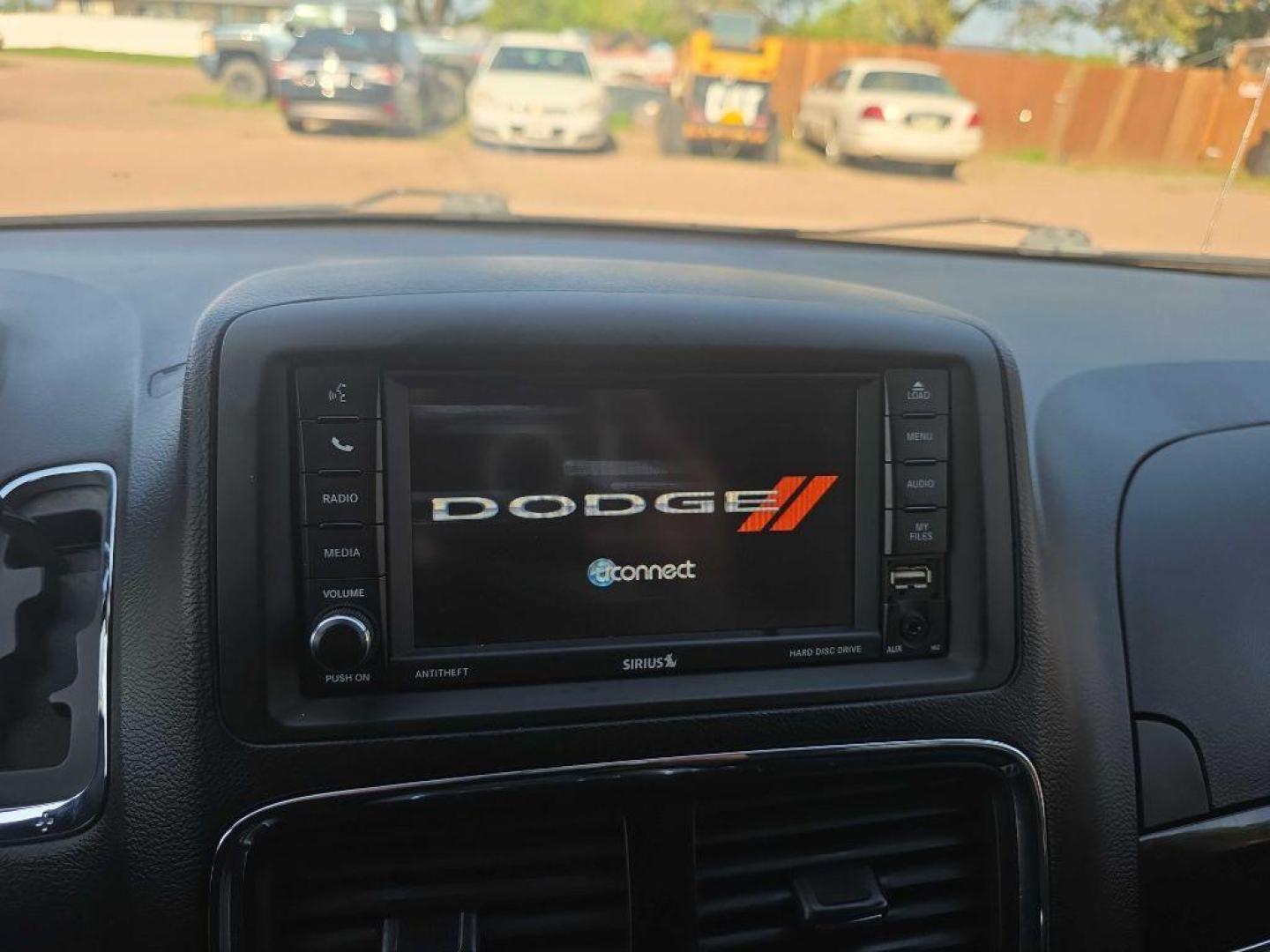 2017 BLUE DODGE GRAND CARAVAN SXT (2C4RDGCG7HR) with an 3.6L engine, Automatic transmission, located at 495 Old Highway 20 West, South Sioux City, NE, 68776, (402) 494-2677, 42.458408, -96.443512- Photo#9