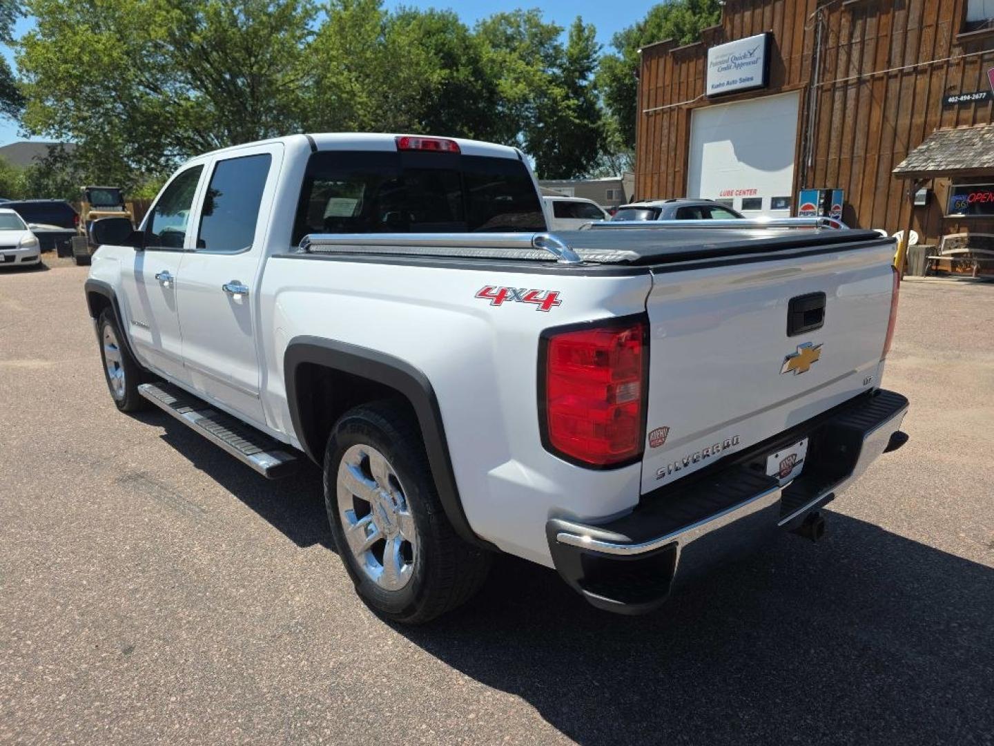2015 WHITE CHEVROLET SILVERADO 1500 LTZ (3GCUKSEC0FG) with an 5.3L engine, Automatic transmission, located at 495 Old Highway 20 West, South Sioux City, NE, 68776, (402) 494-2677, 42.458408, -96.443512- Photo#2