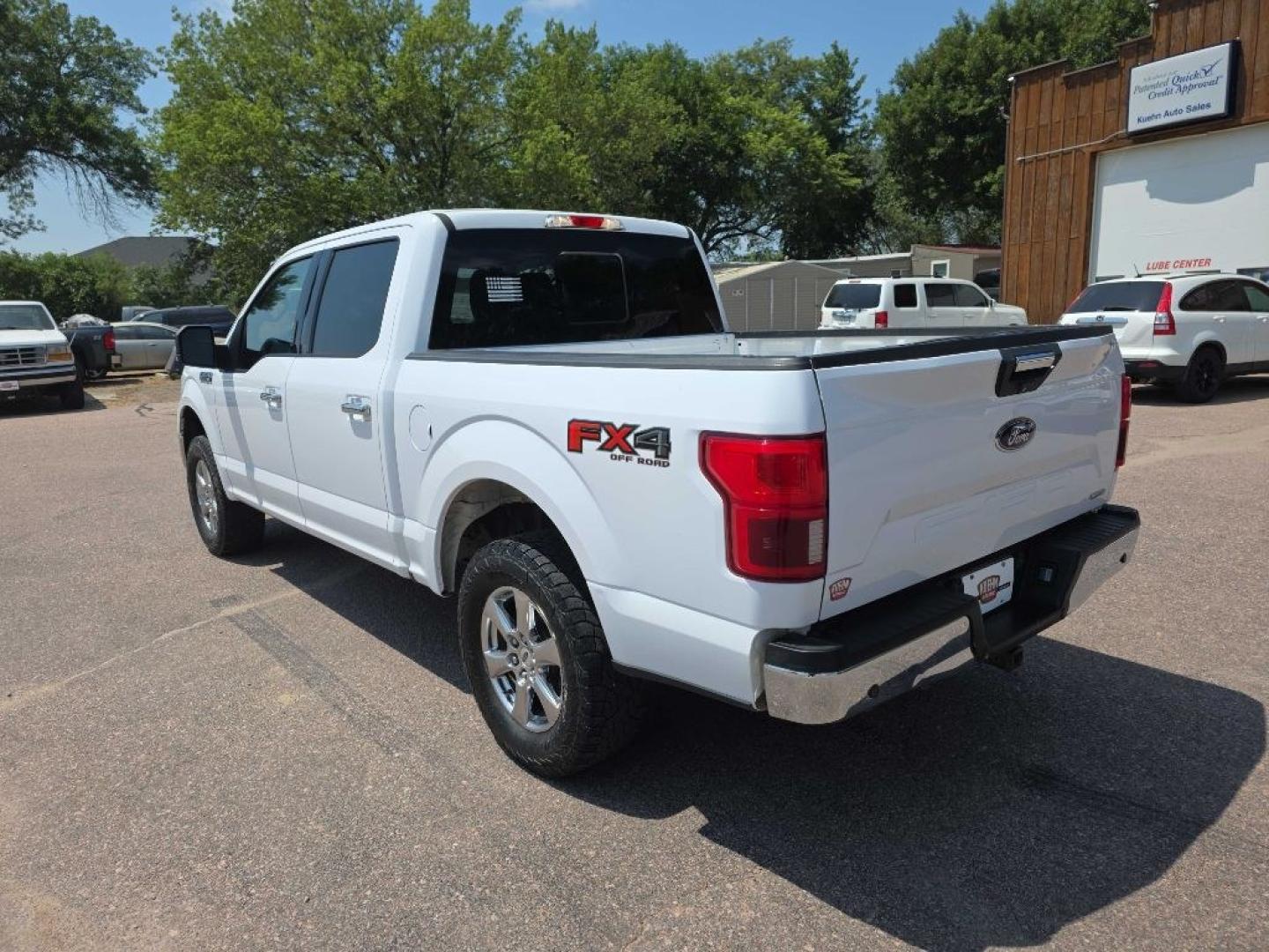 2018 WHITE FORD F150 SUPERCREW (1FTEW1EGXJK) with an 3.5L engine, Automatic transmission, located at 495 Old Highway 20 West, South Sioux City, NE, 68776, (402) 494-2677, 42.458408, -96.443512- Photo#4