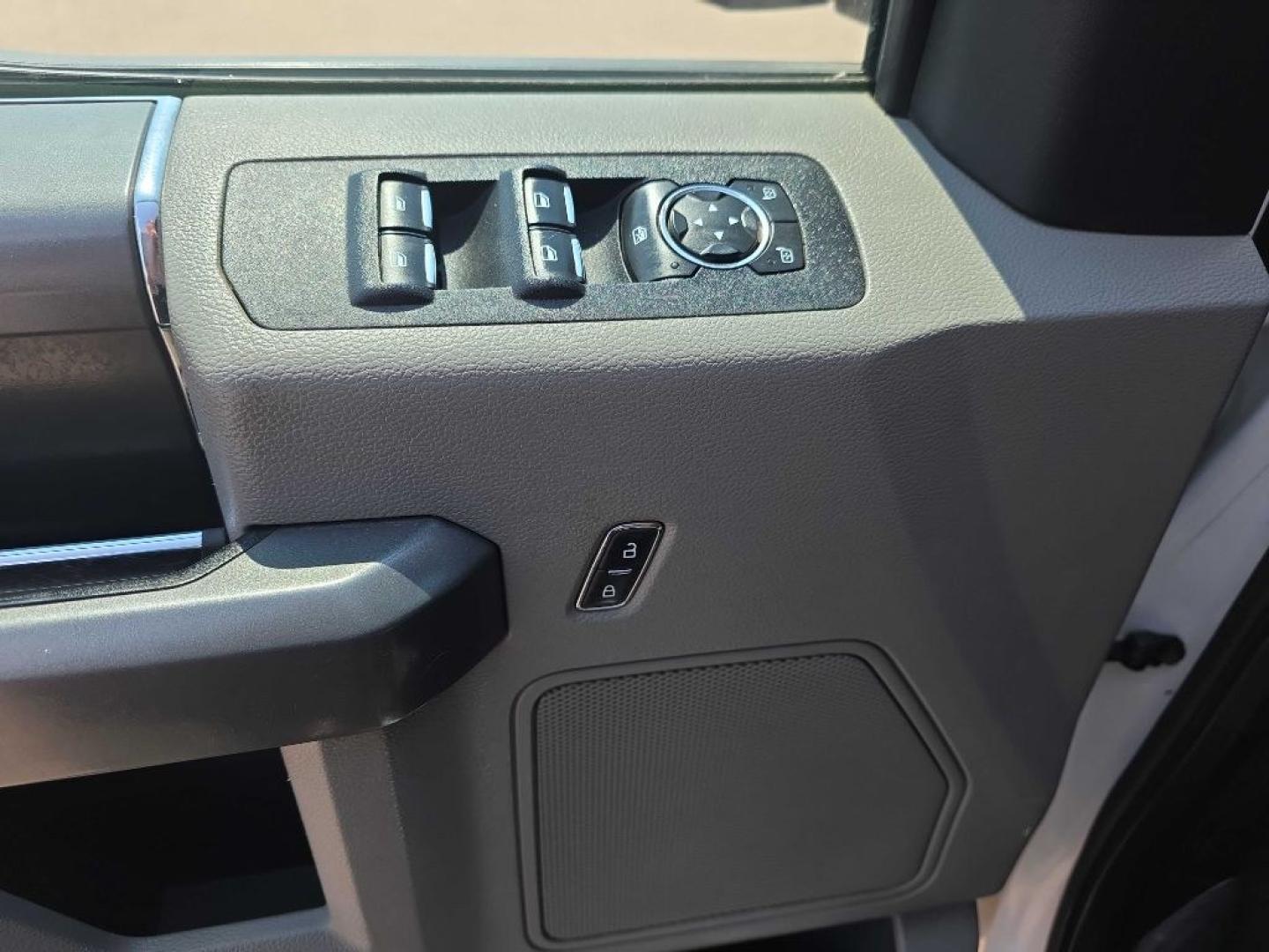 2018 WHITE FORD F150 SUPERCREW (1FTEW1EGXJK) with an 3.5L engine, Automatic transmission, located at 495 Old Highway 20 West, South Sioux City, NE, 68776, (402) 494-2677, 42.458408, -96.443512- Photo#7