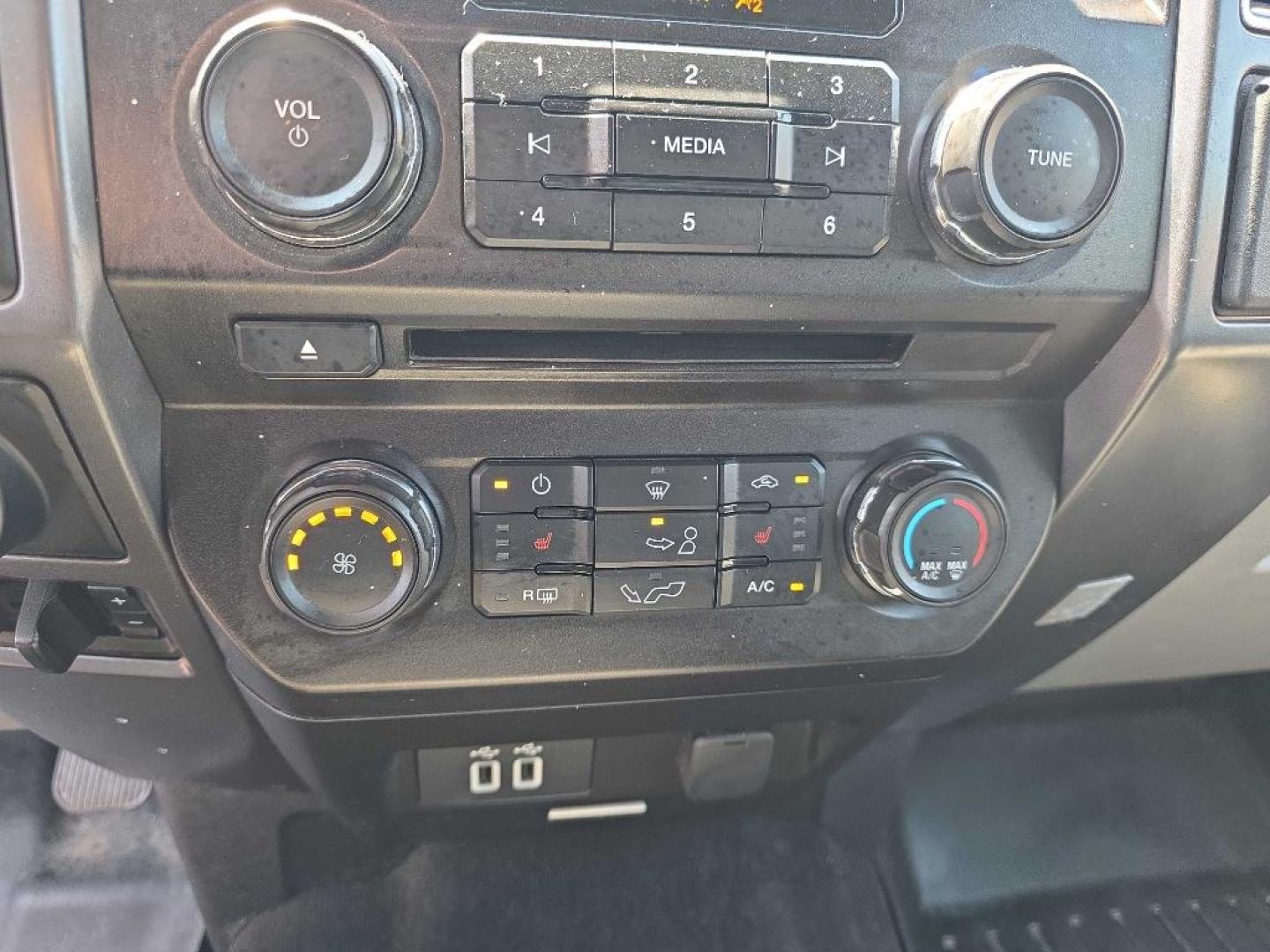 2018 WHITE FORD F150 SUPERCREW (1FTEW1EGXJK) with an 3.5L engine, Automatic transmission, located at 495 Old Highway 20 West, South Sioux City, NE, 68776, (402) 494-2677, 42.458408, -96.443512- Photo#11