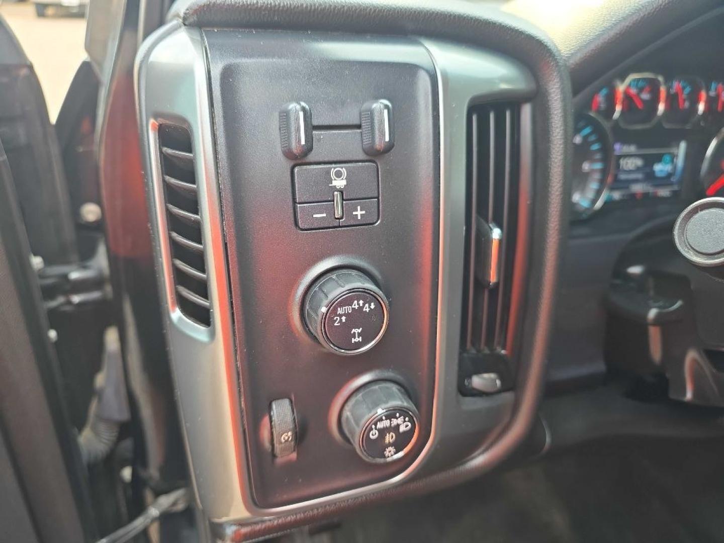 2017 BLACK CHEVROLET SILVERADO 1500 LT (1GCVKREC0HZ) with an 5.3L engine, Automatic transmission, located at 495 Old Highway 20 West, South Sioux City, NE, 68776, (402) 494-2677, 42.458408, -96.443512- Photo#8