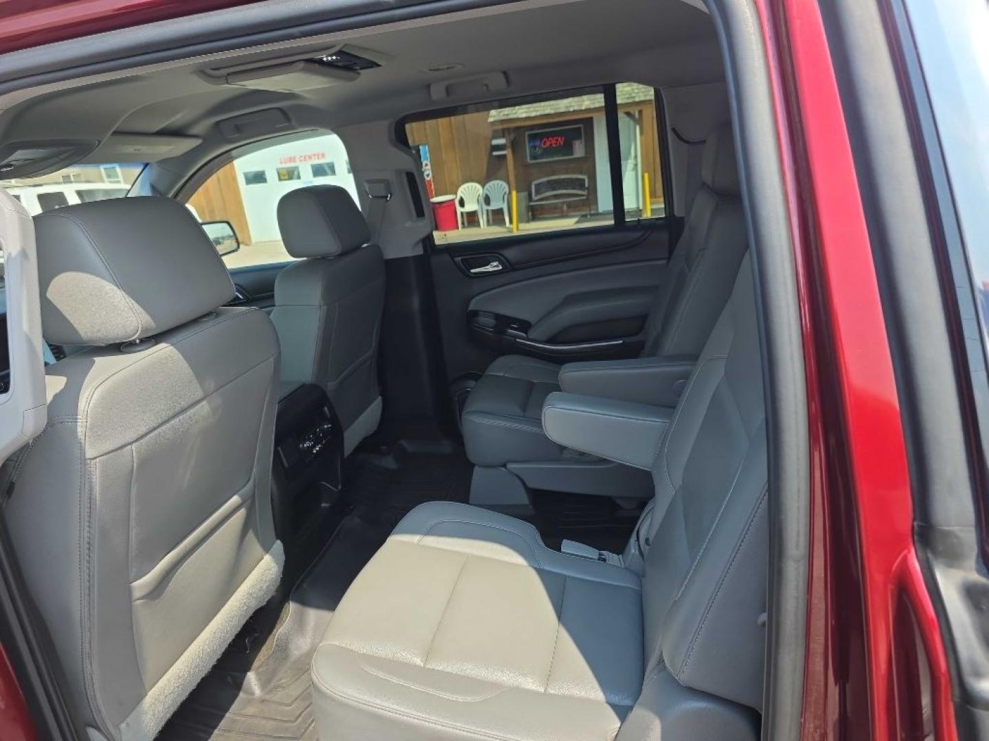 2016 MAROON CHEVROLET SUBURBAN 1500 LT (1GNSKHKC5GR) with an 5.3L engine, Automatic transmission, located at 495 Old Highway 20 West, South Sioux City, NE, 68776, (402) 494-2677, 42.458408, -96.443512- Photo#7