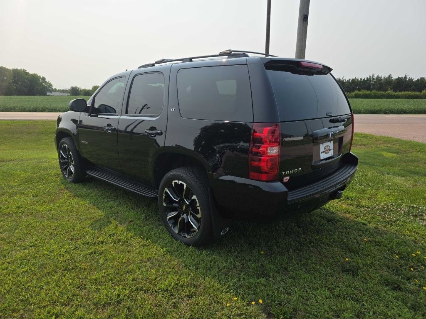 2013 BLACK CHEVROLET TAHOE 1500 LT (1GNSKBE01DR) with an 5.3L engine, Automatic transmission, located at 495 Old Highway 20 West, South Sioux City, NE, 68776, (402) 494-2677, 42.458408, -96.443512- Photo#17