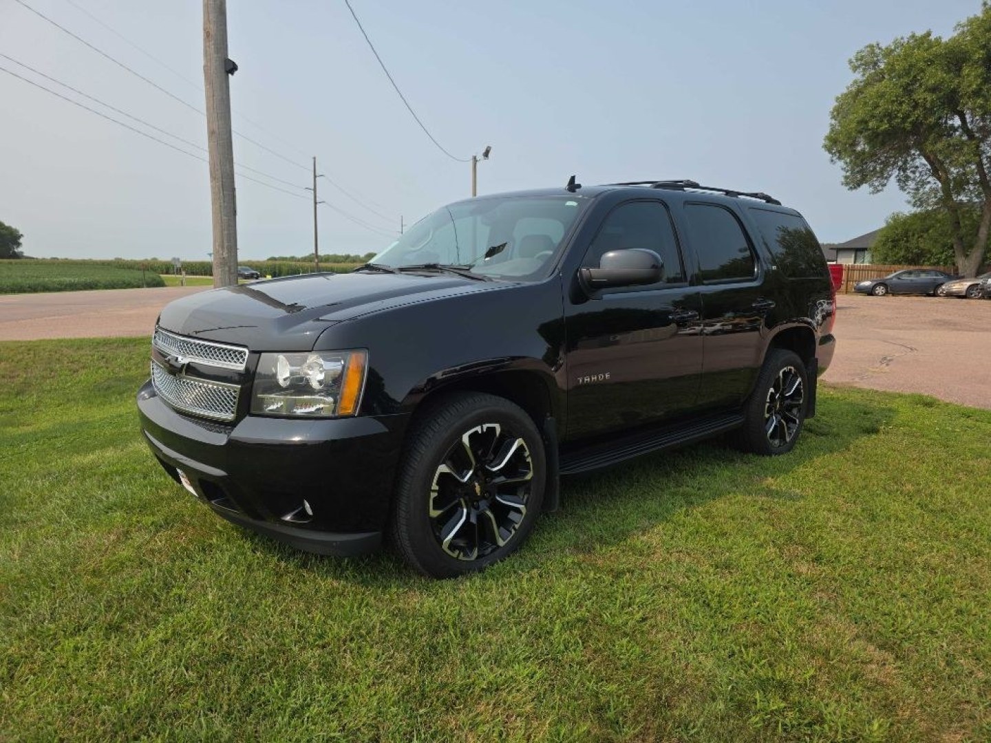 2013 BLACK CHEVROLET TAHOE 1500 LT (1GNSKBE01DR) with an 5.3L engine, Automatic transmission, located at 495 Old Highway 20 West, South Sioux City, NE, 68776, (402) 494-2677, 42.458408, -96.443512- Photo#18