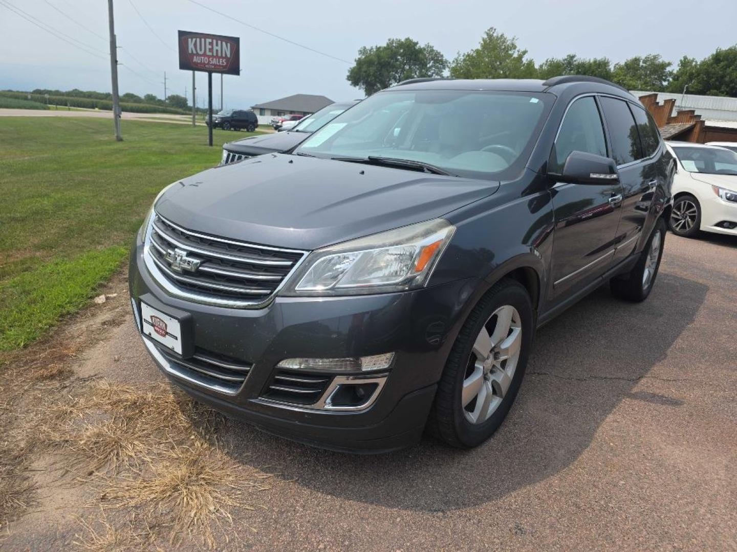2013 GREY CHEVROLET TRAVERSE LTZ (1GNKVLKD4DJ) with an 3.6L engine, Automatic transmission, located at 495 Old Highway 20 West, South Sioux City, NE, 68776, (402) 494-2677, 42.458408, -96.443512- Photo#0