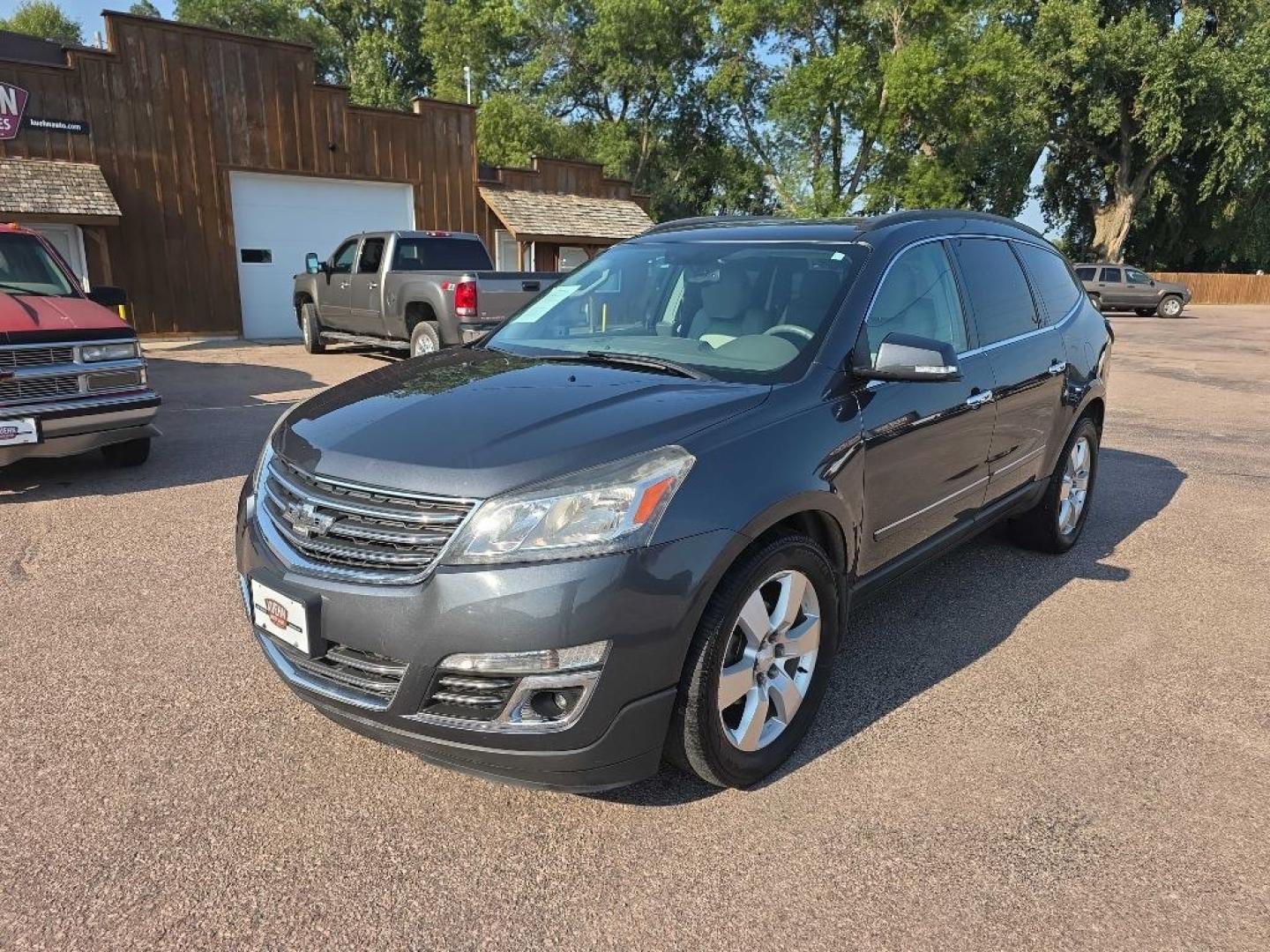2013 GREY CHEVROLET TRAVERSE LTZ (1GNKVLKD4DJ) with an 3.6L engine, Automatic transmission, located at 495 Old Highway 20 West, South Sioux City, NE, 68776, (402) 494-2677, 42.458408, -96.443512- Photo#0