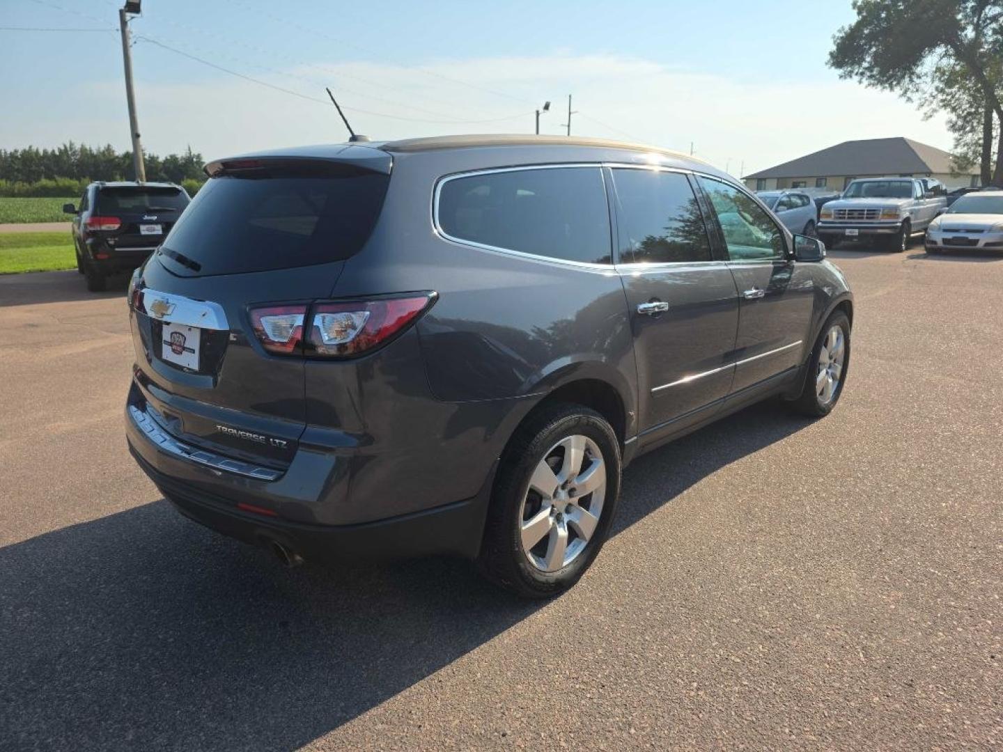 2013 GREY CHEVROLET TRAVERSE LTZ (1GNKVLKD4DJ) with an 3.6L engine, Automatic transmission, located at 495 Old Highway 20 West, South Sioux City, NE, 68776, (402) 494-2677, 42.458408, -96.443512- Photo#3