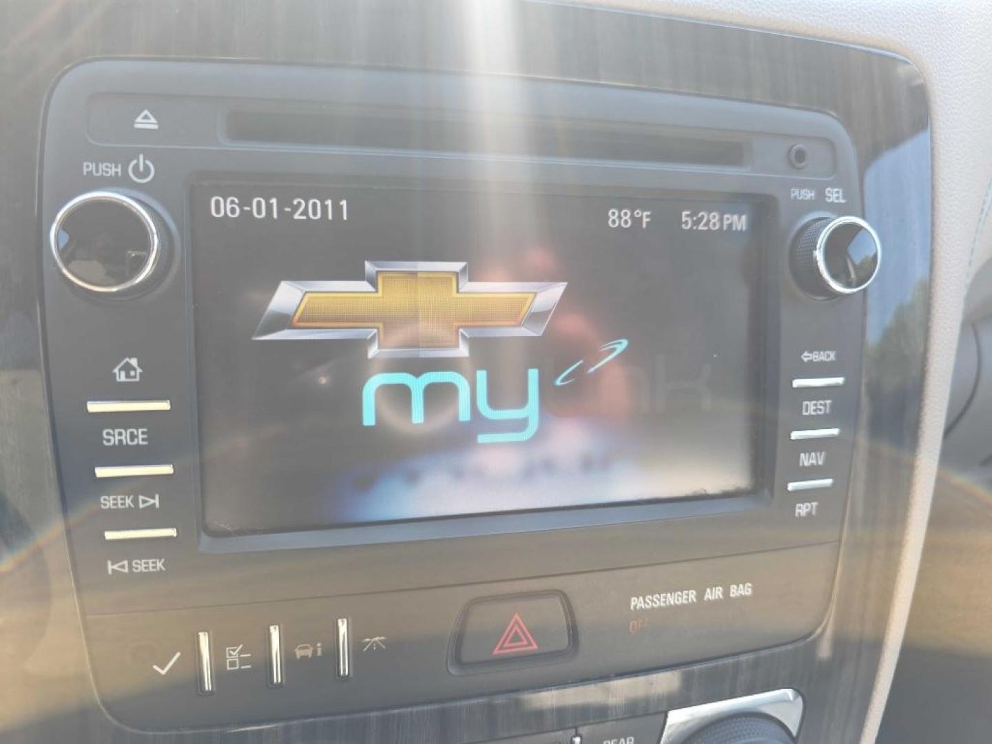 2013 GREY CHEVROLET TRAVERSE LTZ (1GNKVLKD4DJ) with an 3.6L engine, Automatic transmission, located at 495 Old Highway 20 West, South Sioux City, NE, 68776, (402) 494-2677, 42.458408, -96.443512- Photo#10