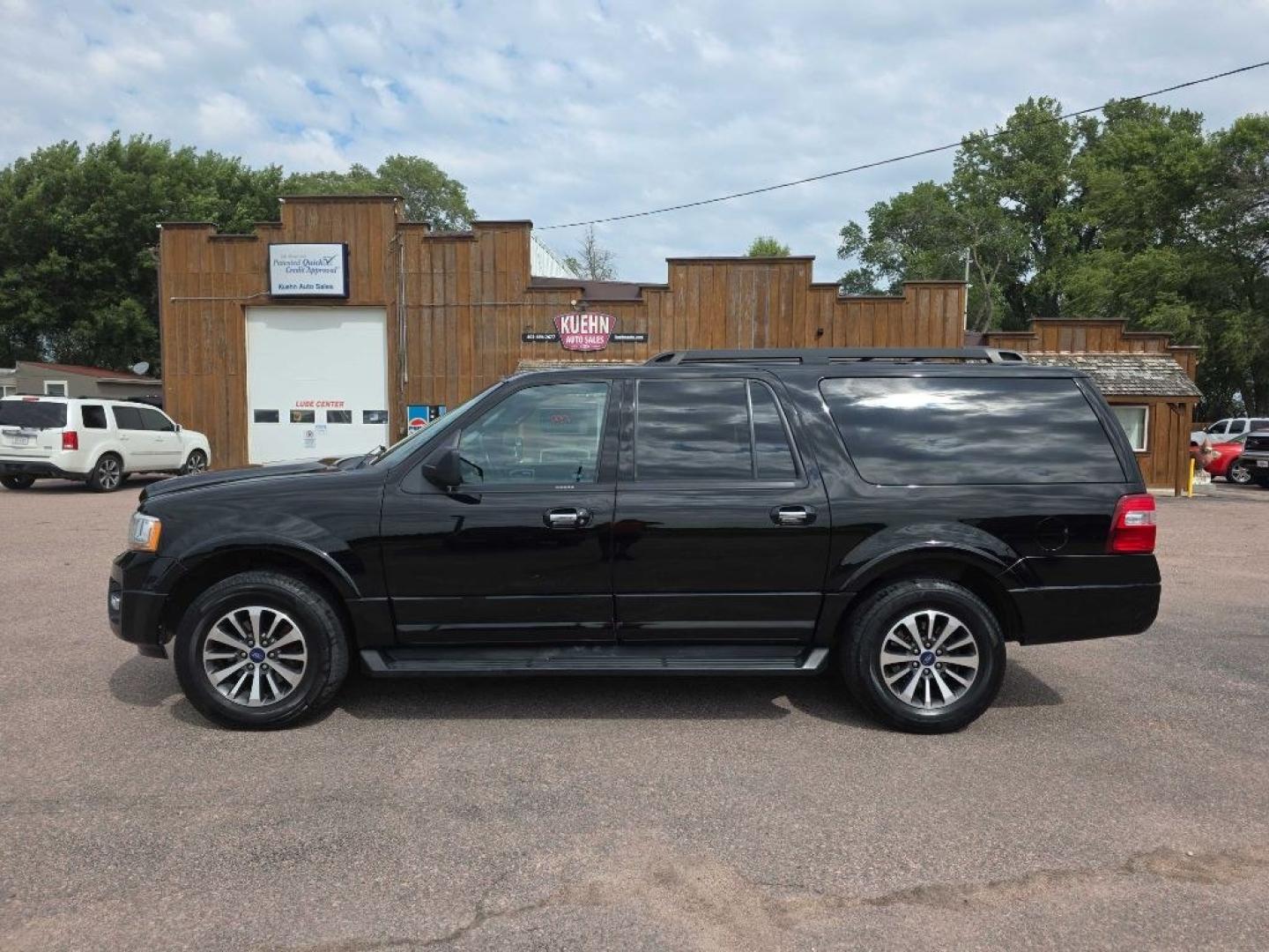 2016 BLACK FORD EXPEDITION EL XLT (1FMJK1JT6GE) with an 3.5L engine, Automatic transmission, located at 495 Old Highway 20 West, South Sioux City, NE, 68776, (402) 494-2677, 42.458408, -96.443512- Photo#1