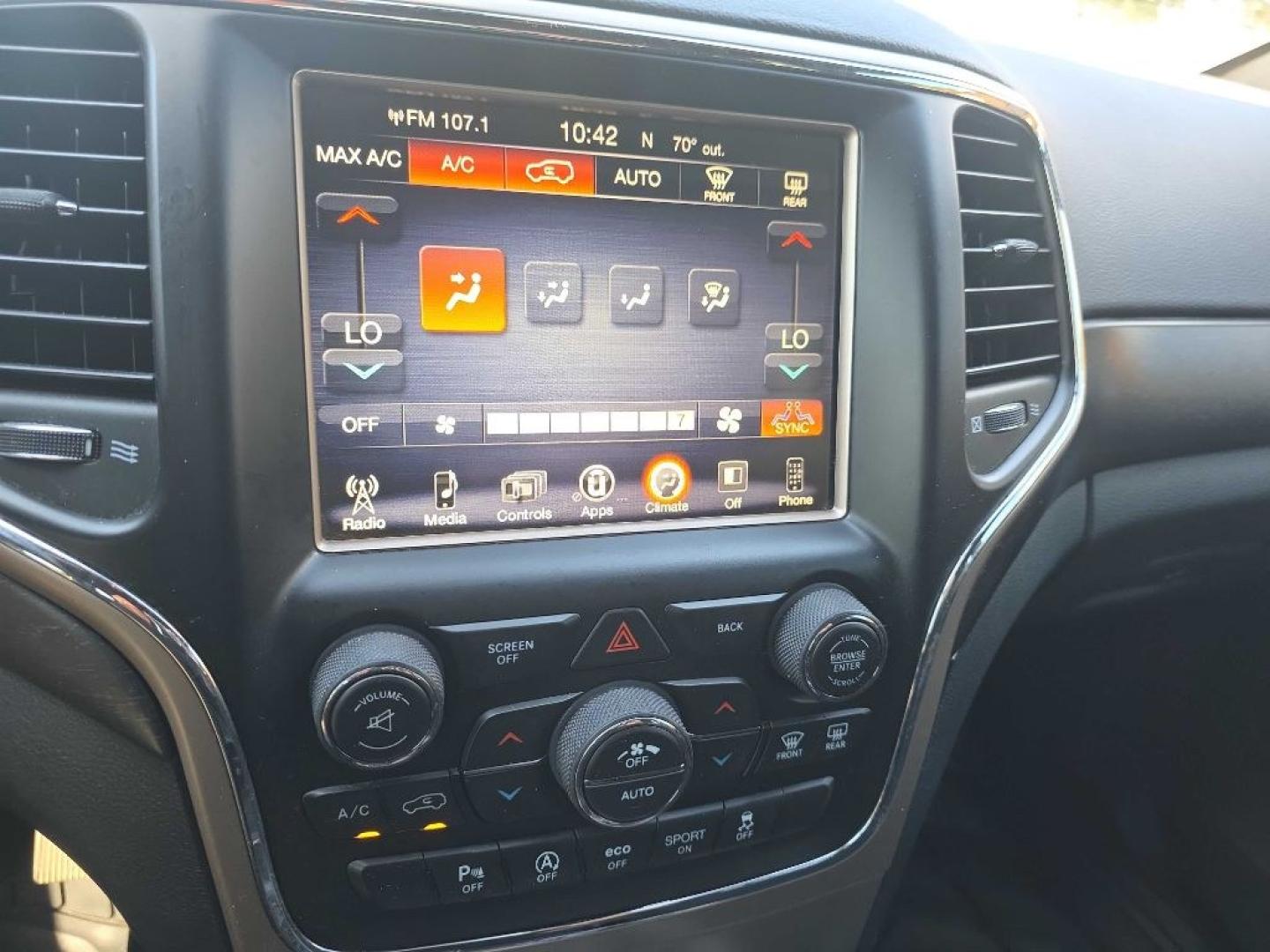 2017 WHITE JEEP GRAND CHEROKEE LAREDO (1C4RJFAG0HC) with an 3.6L engine, Automatic transmission, located at 495 Old Highway 20 West, South Sioux City, NE, 68776, (402) 494-2677, 42.458408, -96.443512- Photo#8