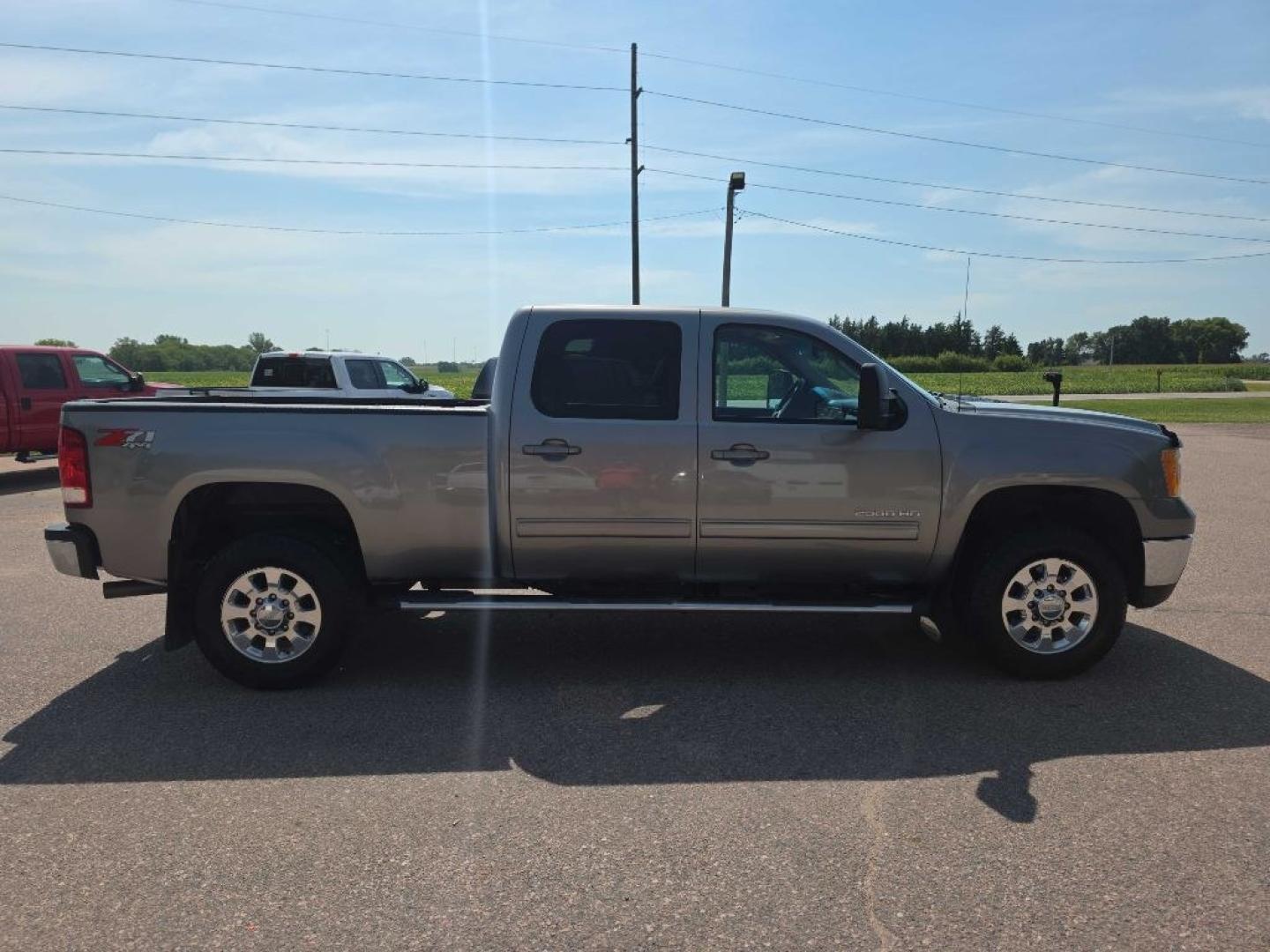 2013 GREY GMC SIERRA 2500 SLT (1GT121EG3DF) with an 6.0L engine, Automatic transmission, located at 495 Old Highway 20 West, South Sioux City, NE, 68776, (402) 494-2677, 42.458408, -96.443512- Photo#4
