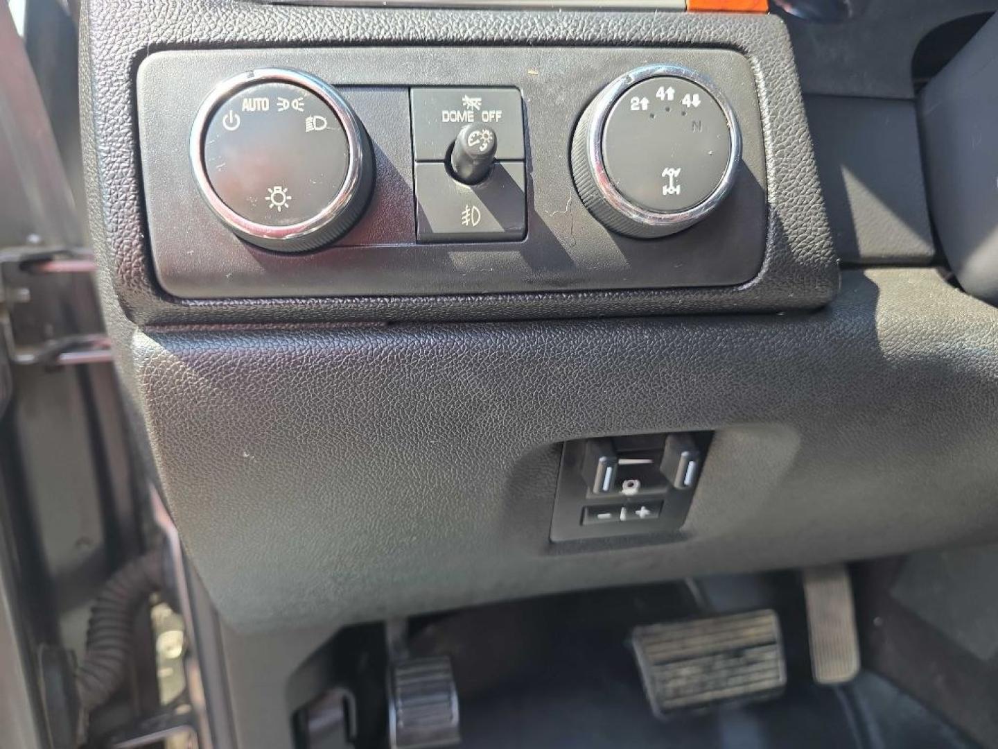 2013 GREY GMC SIERRA 2500 SLT (1GT121EG3DF) with an 6.0L engine, Automatic transmission, located at 495 Old Highway 20 West, South Sioux City, NE, 68776, (402) 494-2677, 42.458408, -96.443512- Photo#8