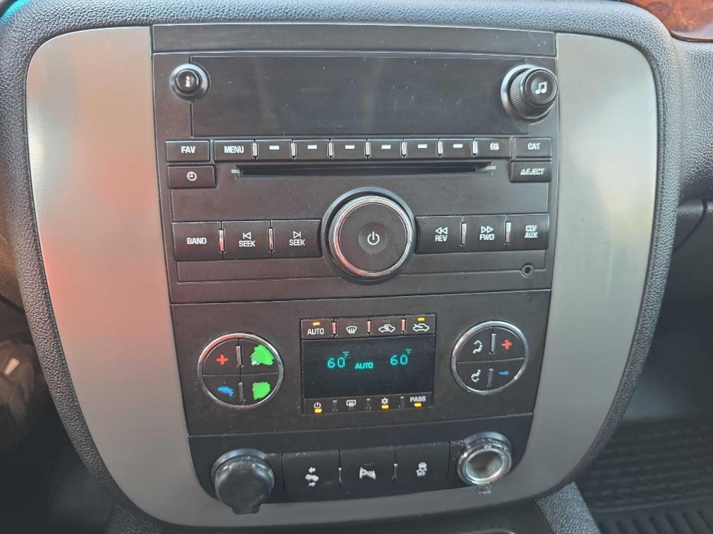2013 GREY GMC SIERRA 2500 SLT (1GT121EG3DF) with an 6.0L engine, Automatic transmission, located at 495 Old Highway 20 West, South Sioux City, NE, 68776, (402) 494-2677, 42.458408, -96.443512- Photo#11