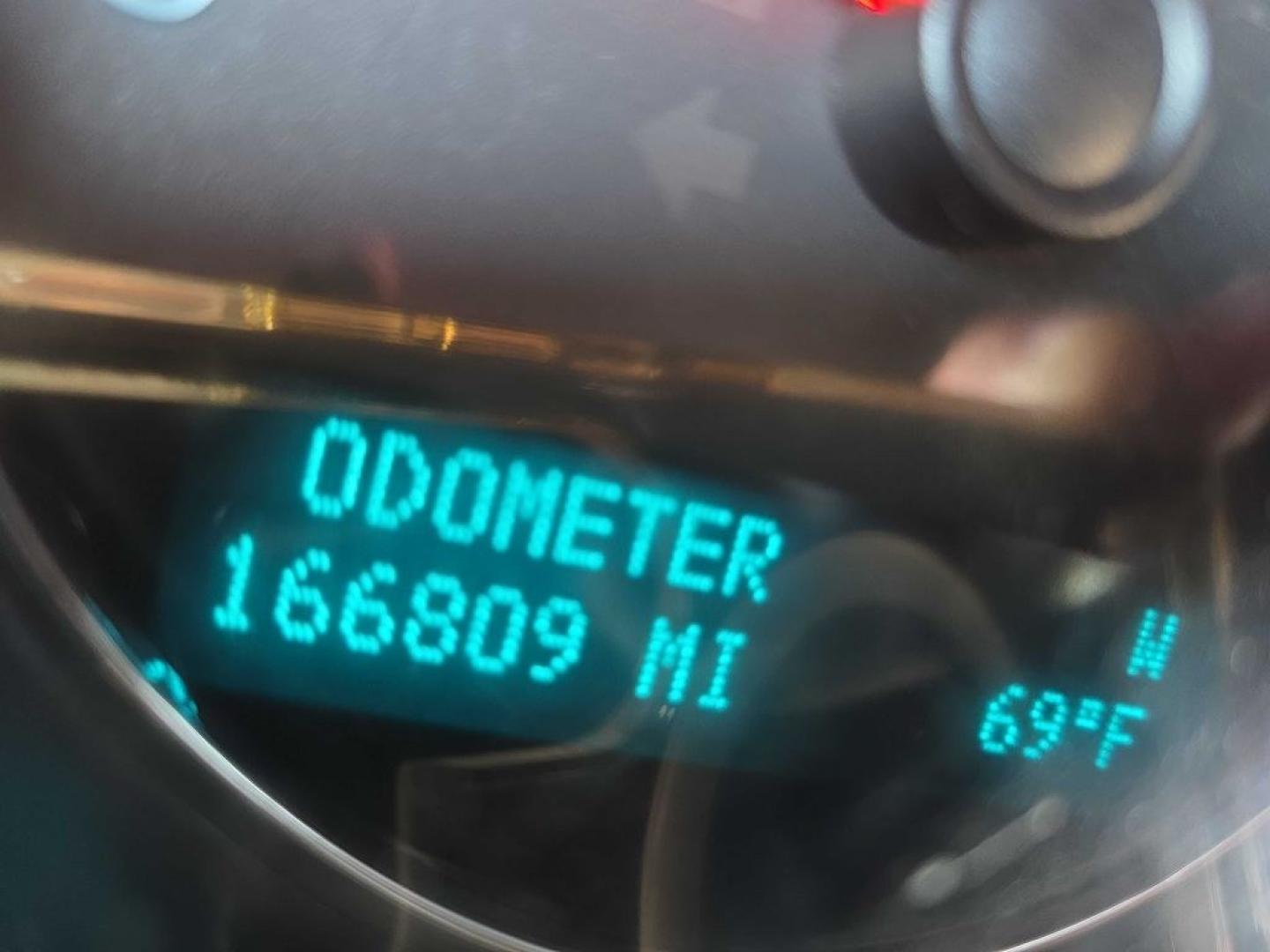 2013 GREY GMC SIERRA 2500 SLT (1GT121EG3DF) with an 6.0L engine, Automatic transmission, located at 495 Old Highway 20 West, South Sioux City, NE, 68776, (402) 494-2677, 42.458408, -96.443512- Photo#12