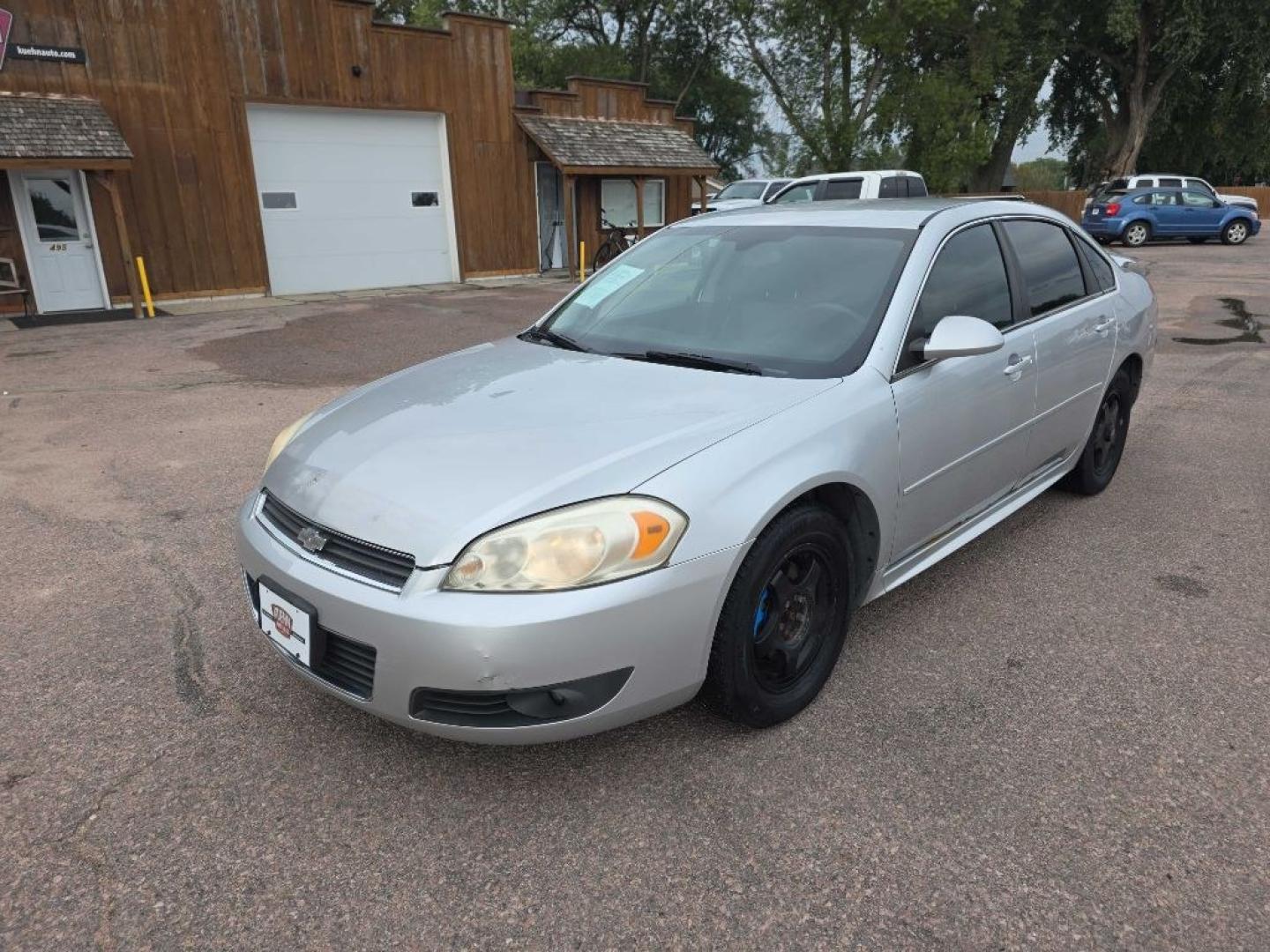 2010 SILVER CHEVROLET IMPALA LT (2G1WB5EN1A1) with an 3.5L engine, Automatic transmission, located at 495 Old Highway 20 West, South Sioux City, NE, 68776, (402) 494-2677, 42.458408, -96.443512- Photo#0