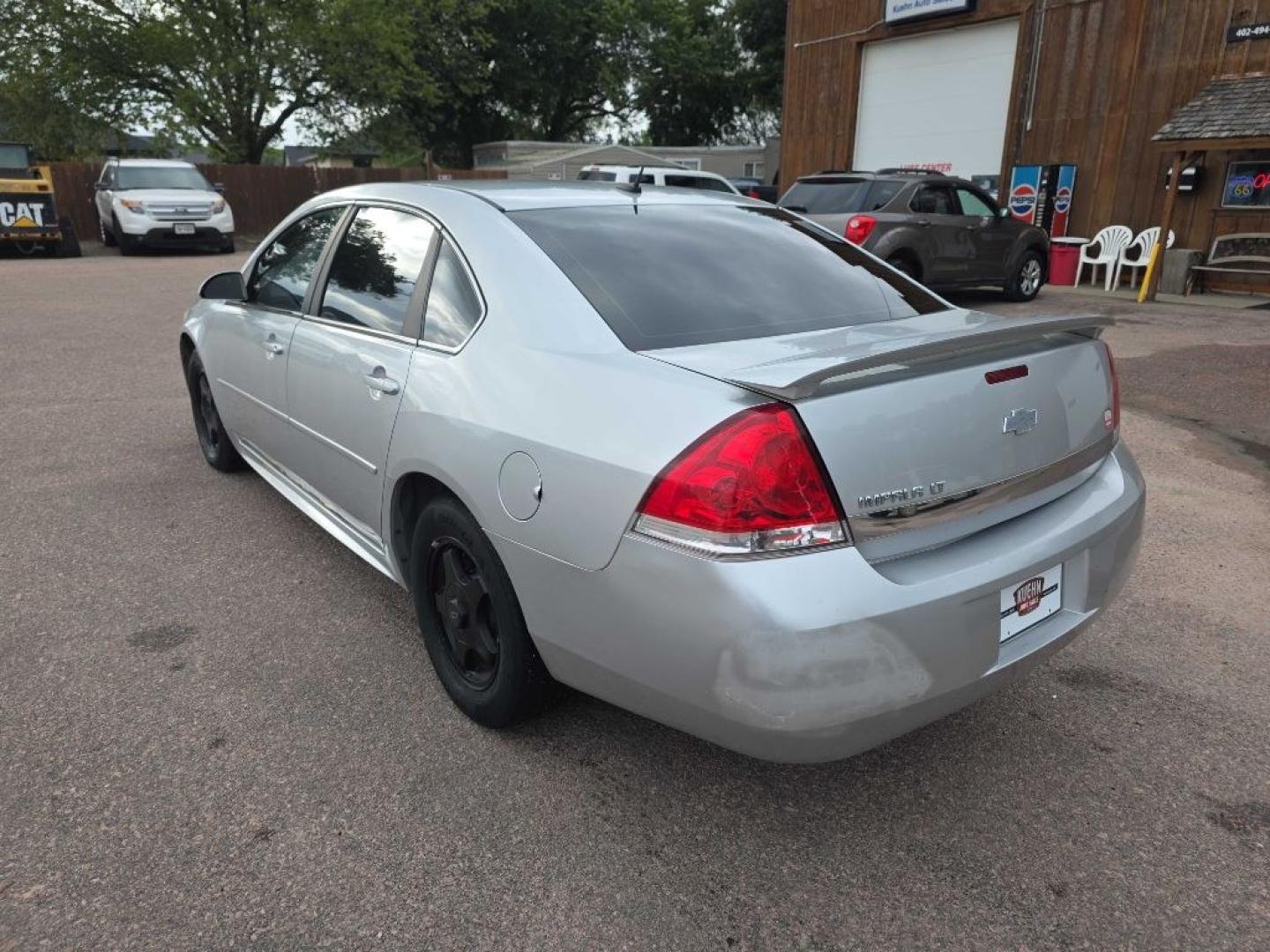 2010 SILVER CHEVROLET IMPALA LT (2G1WB5EN1A1) with an 3.5L engine, Automatic transmission, located at 495 Old Highway 20 West, South Sioux City, NE, 68776, (402) 494-2677, 42.458408, -96.443512- Photo#2