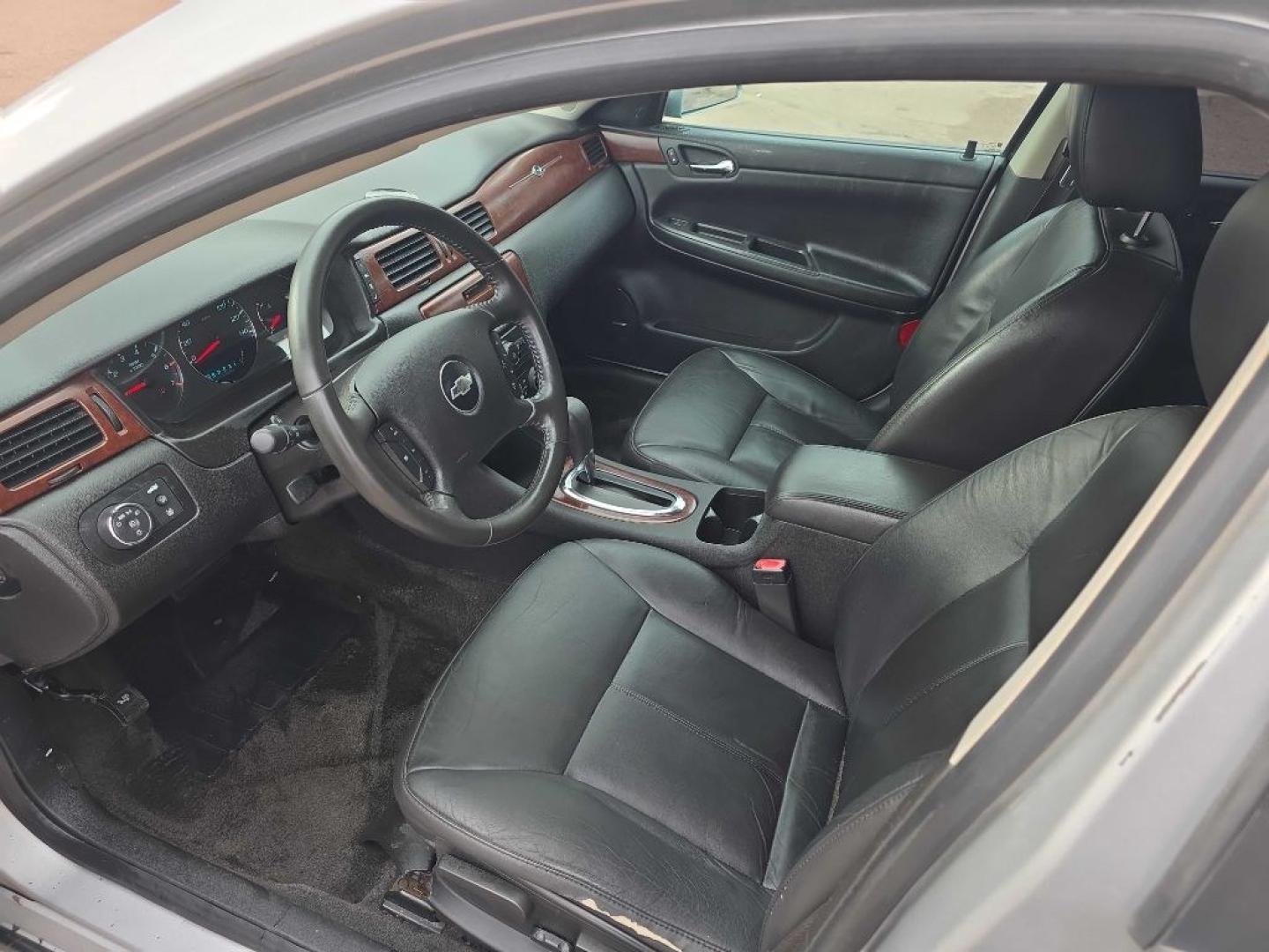 2010 SILVER CHEVROLET IMPALA LT (2G1WB5EN1A1) with an 3.5L engine, Automatic transmission, located at 495 Old Highway 20 West, South Sioux City, NE, 68776, (402) 494-2677, 42.458408, -96.443512- Photo#7