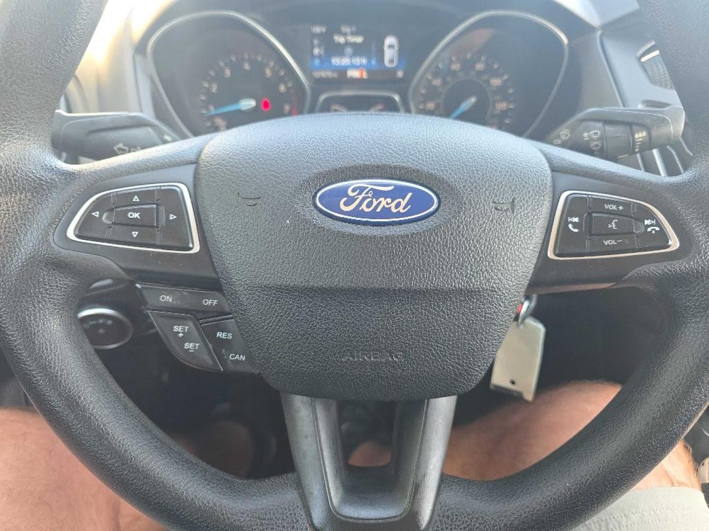 2015 RED FORD FOCUS SE (1FADP3F21FL) with an 2.0L engine, Automatic transmission, located at 495 Old Highway 20 West, South Sioux City, NE, 68776, (402) 494-2677, 42.458408, -96.443512- Photo#12