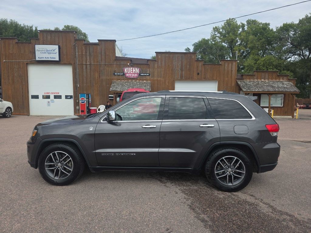 photo of 2017 JEEP GRAND CHEROKEE LIMITED