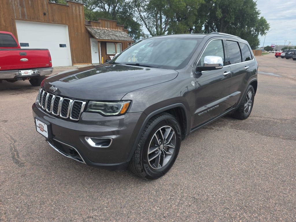 photo of 2017 JEEP GRAND CHEROKEE LIMITED