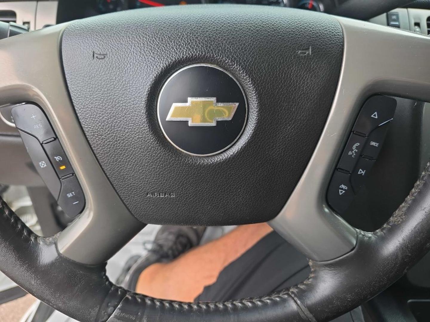 2014 WHITE CHEVROLET SILVERADO 2500 HEAVY DUTY LTZ (1GC1KYE80EF) with an 6.6L engine, Automatic transmission, located at 495 Old Highway 20 West, South Sioux City, NE, 68776, (402) 494-2677, 42.458408, -96.443512- Photo#13