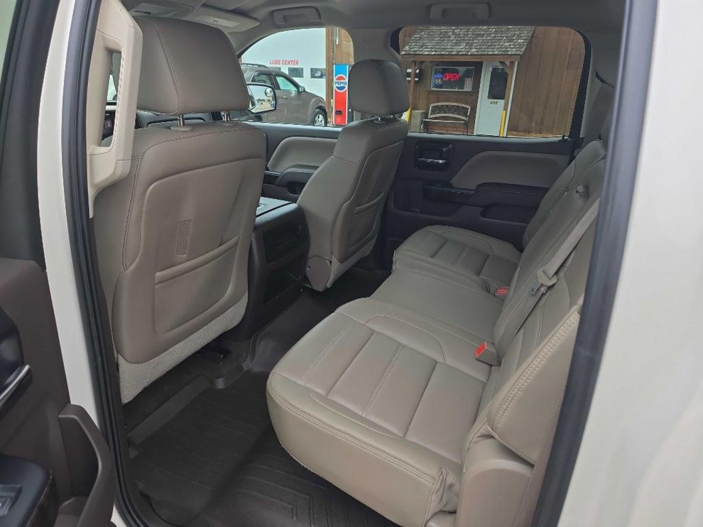 2014 WHITE GMC SIERRA 1500 DENALI (3GTU2WEJ5EG) with an 6.2L engine, Automatic transmission, located at 495 Old Highway 20 West, South Sioux City, NE, 68776, (402) 494-2677, 42.458408, -96.443512- Photo#7