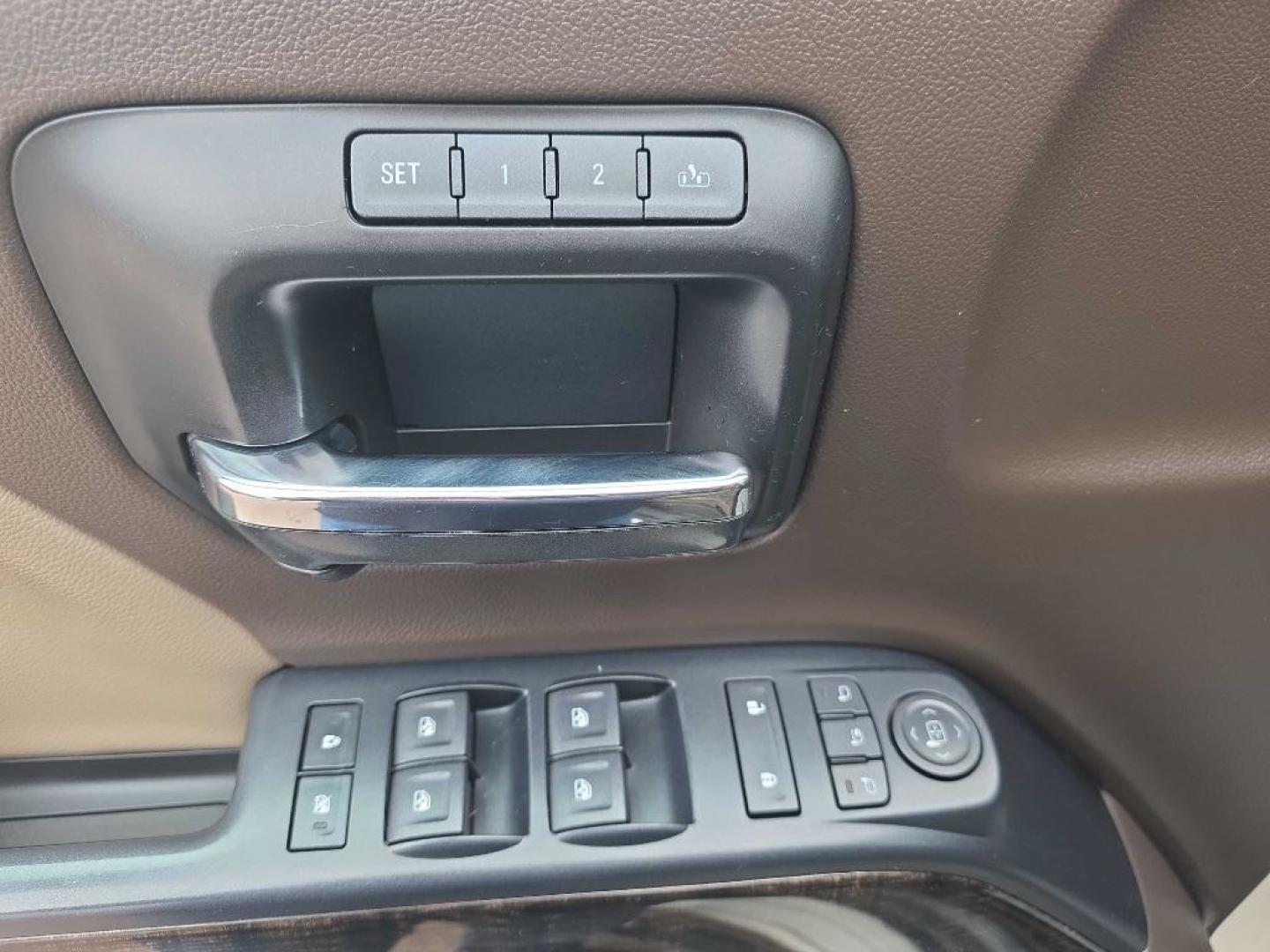 2014 WHITE GMC SIERRA 1500 DENALI (3GTU2WEJ5EG) with an 6.2L engine, Automatic transmission, located at 495 Old Highway 20 West, South Sioux City, NE, 68776, (402) 494-2677, 42.458408, -96.443512- Photo#8