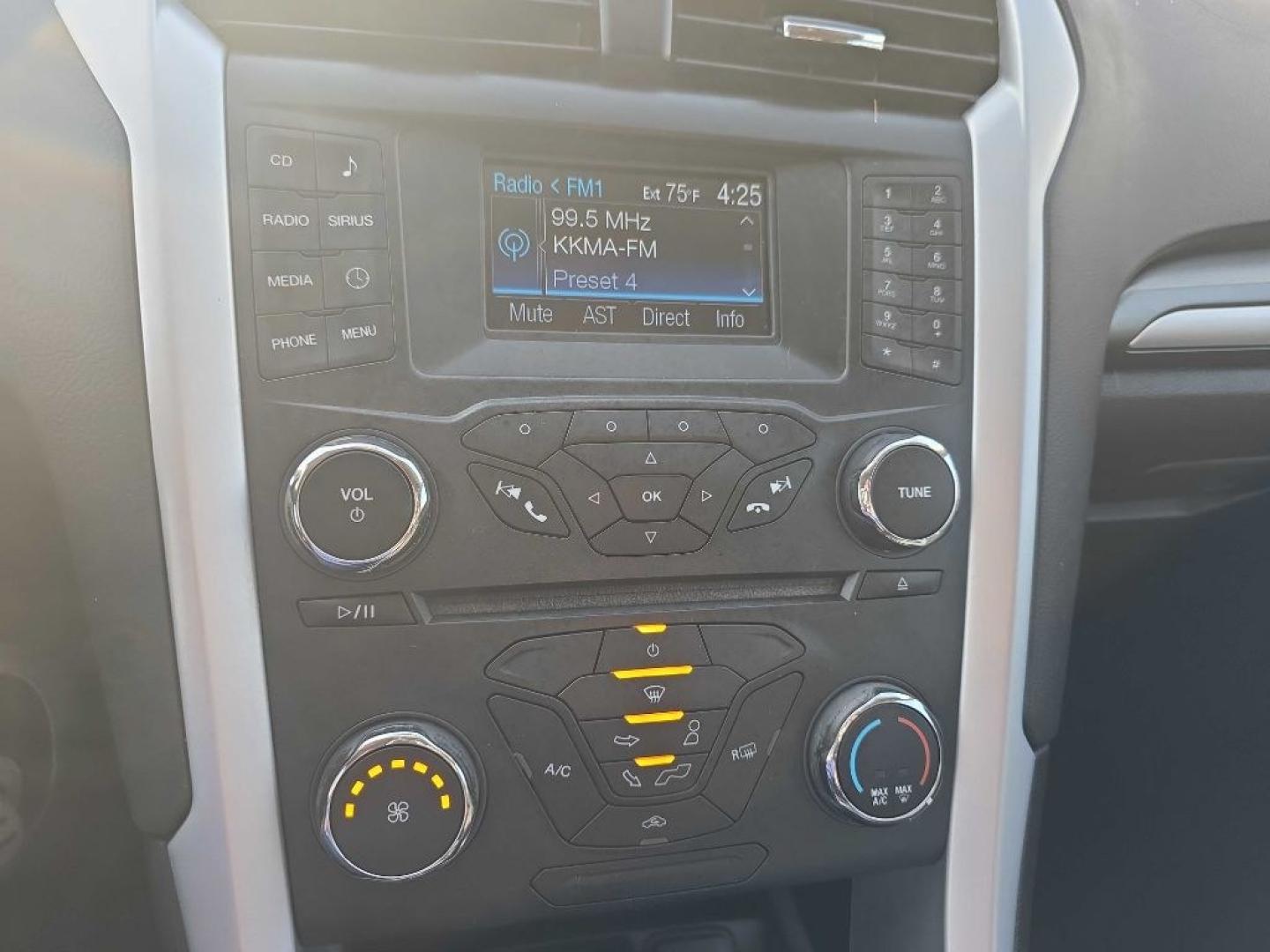 2014 BLACK FORD FUSION SE (1FA6P0H70E5) with an 2.5L engine, Automatic transmission, located at 495 Old Highway 20 West, South Sioux City, NE, 68776, (402) 494-2677, 42.458408, -96.443512- Photo#8