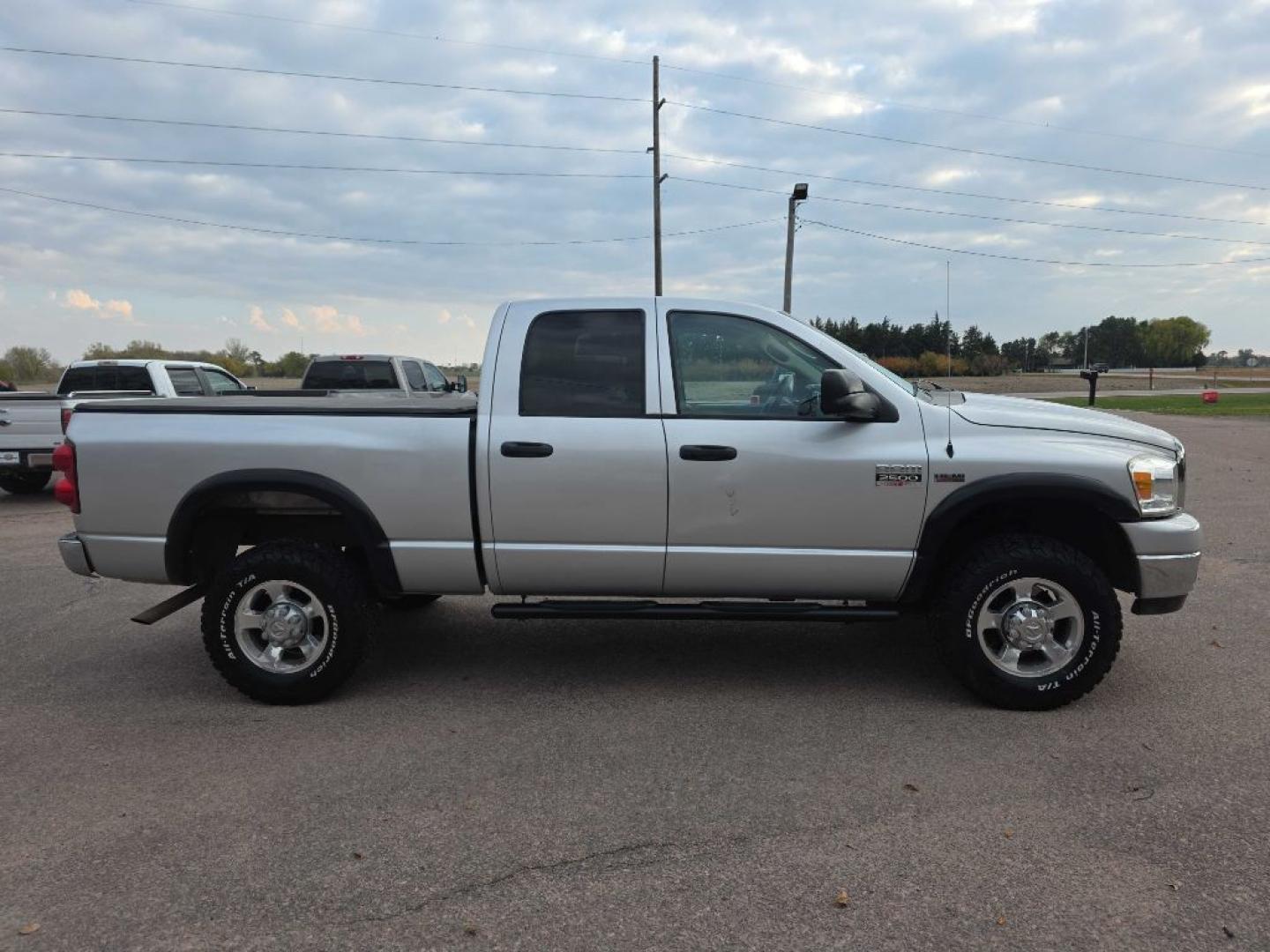 2009 SILVER DODGE RAM 2500 (3D7KS28T89G) with an 5.7L engine, Automatic transmission, located at 495 Old Highway 20 West, South Sioux City, NE, 68776, (402) 494-2677, 42.458408, -96.443512- Photo#4