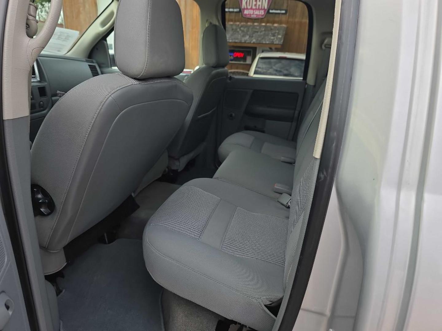 2009 SILVER DODGE RAM 2500 (3D7KS28T89G) with an 5.7L engine, Automatic transmission, located at 495 Old Highway 20 West, South Sioux City, NE, 68776, (402) 494-2677, 42.458408, -96.443512- Photo#6