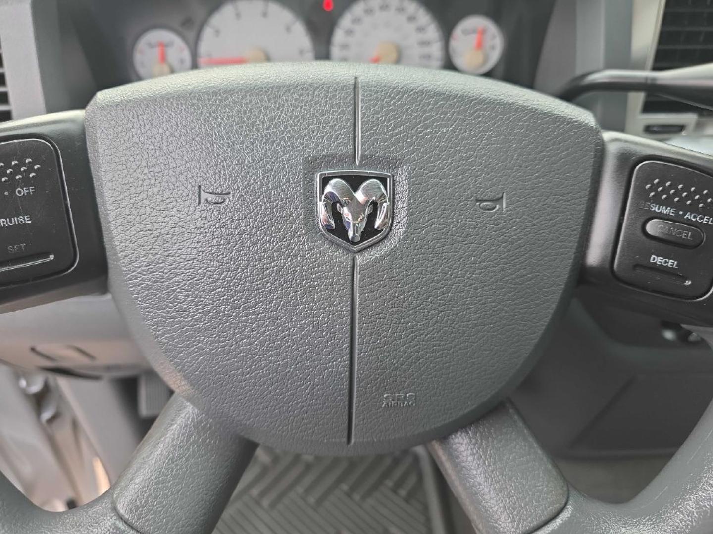 2009 SILVER DODGE RAM 2500 (3D7KS28T89G) with an 5.7L engine, Automatic transmission, located at 495 Old Highway 20 West, South Sioux City, NE, 68776, (402) 494-2677, 42.458408, -96.443512- Photo#10